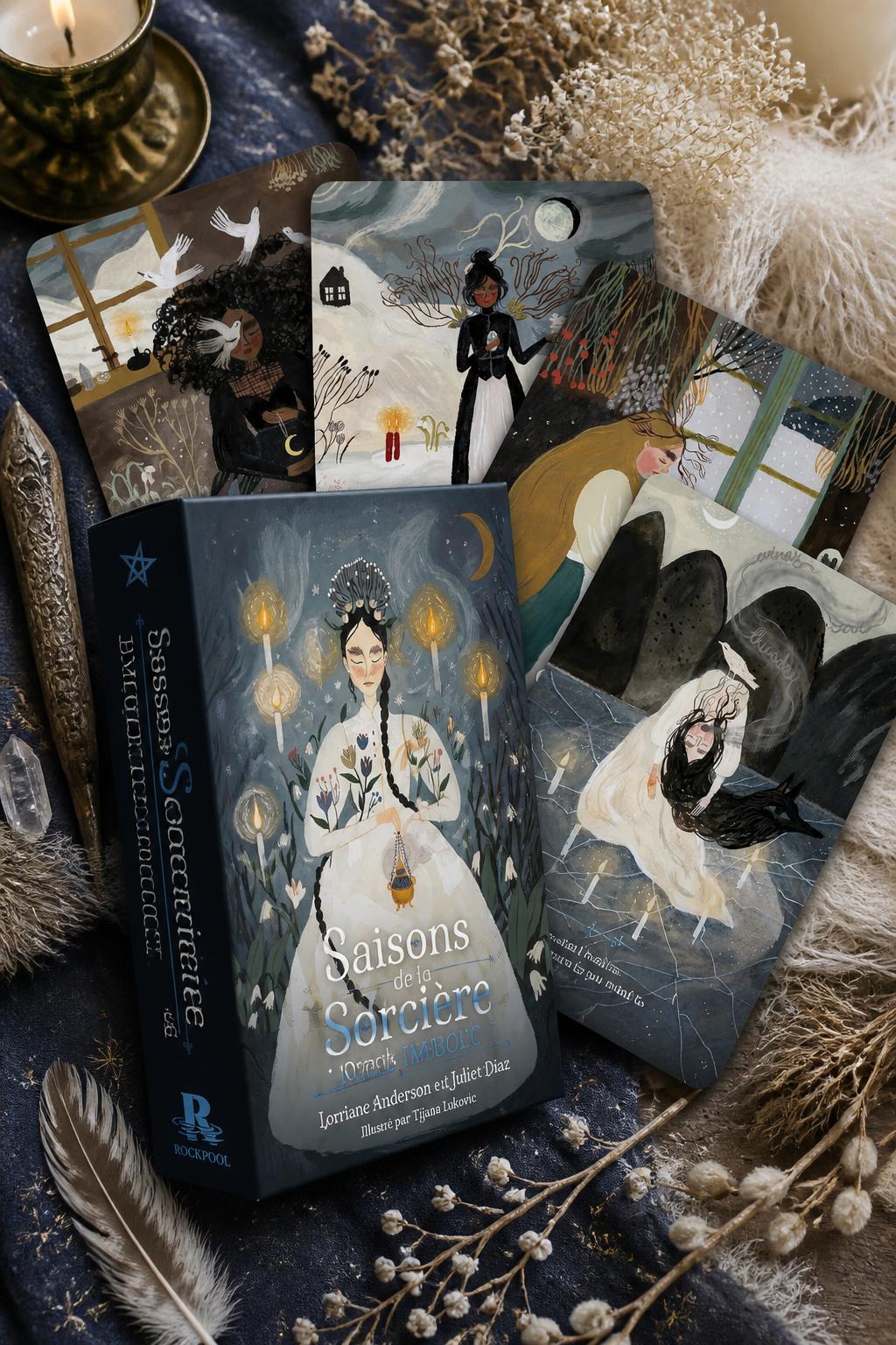 Saisons de la Sorcière – Oracle Imbolc : (44 Cartes Dorées et Livre Guide en Couleur de 112 Pages)