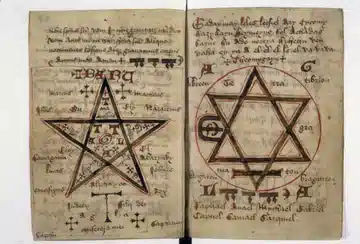 Altes mittelalterliches Hexenmanuskript in Latein - I